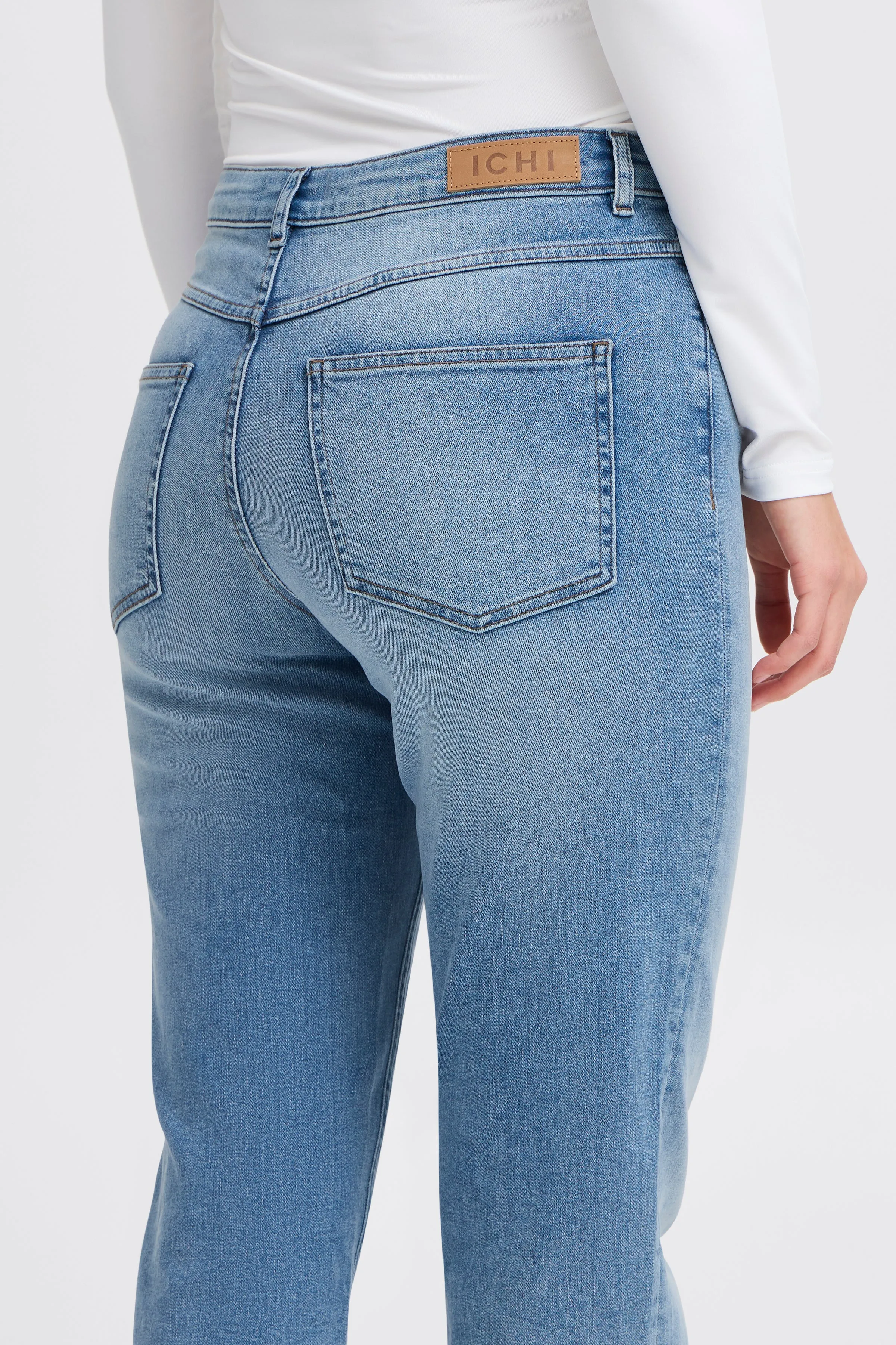 Ichi Twiggy Raven Cropped Denim - Light Wash