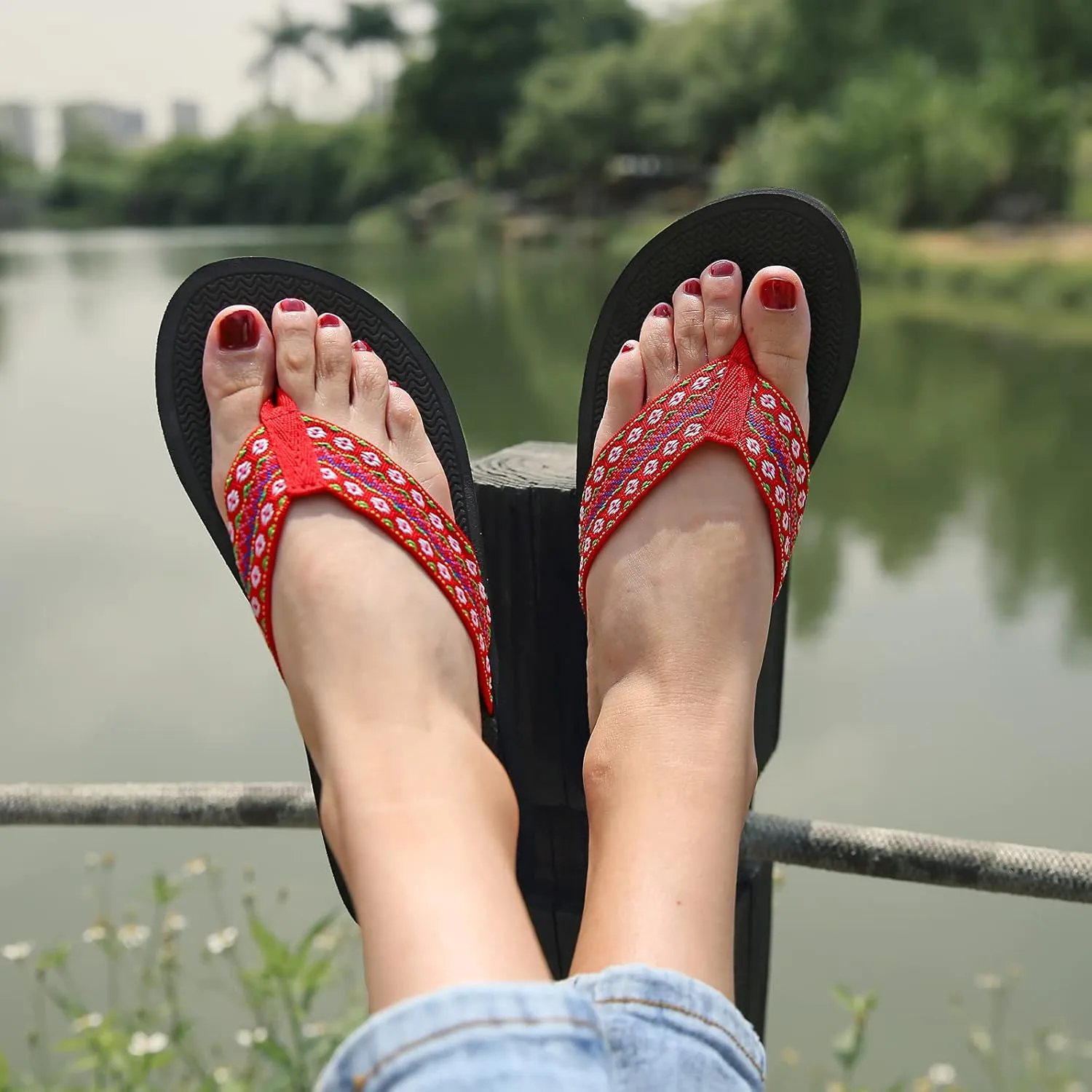 MEGNYA Womens Flip Flops/Sandals/Summer Beach Slippers